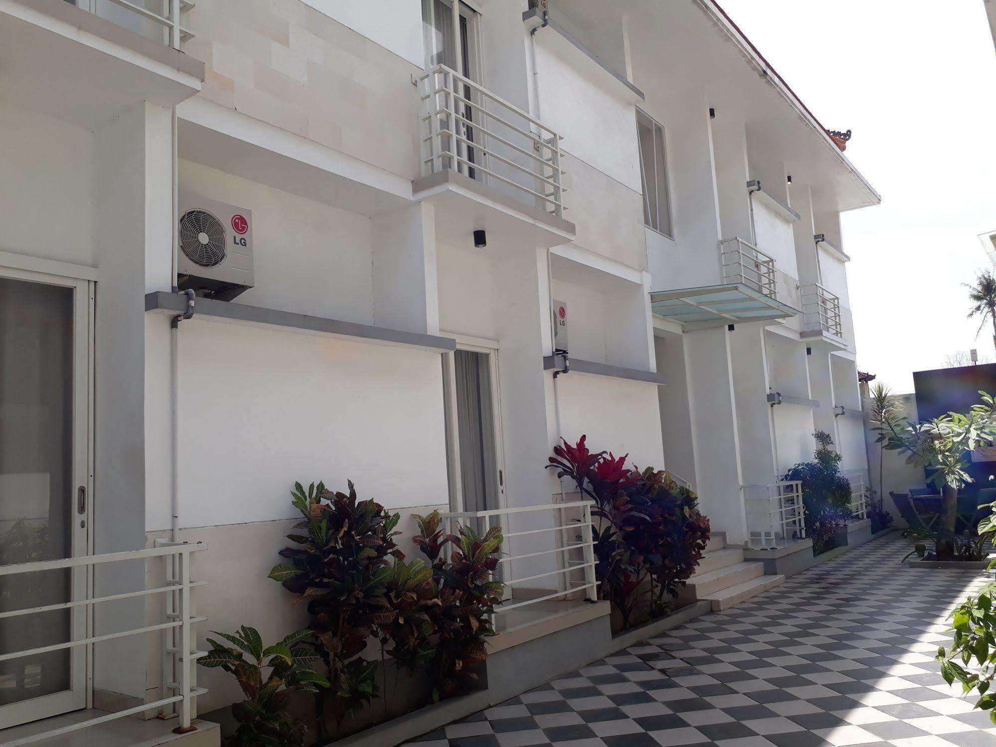 Kubu Anyar Hotel Кута Екстер'єр фото