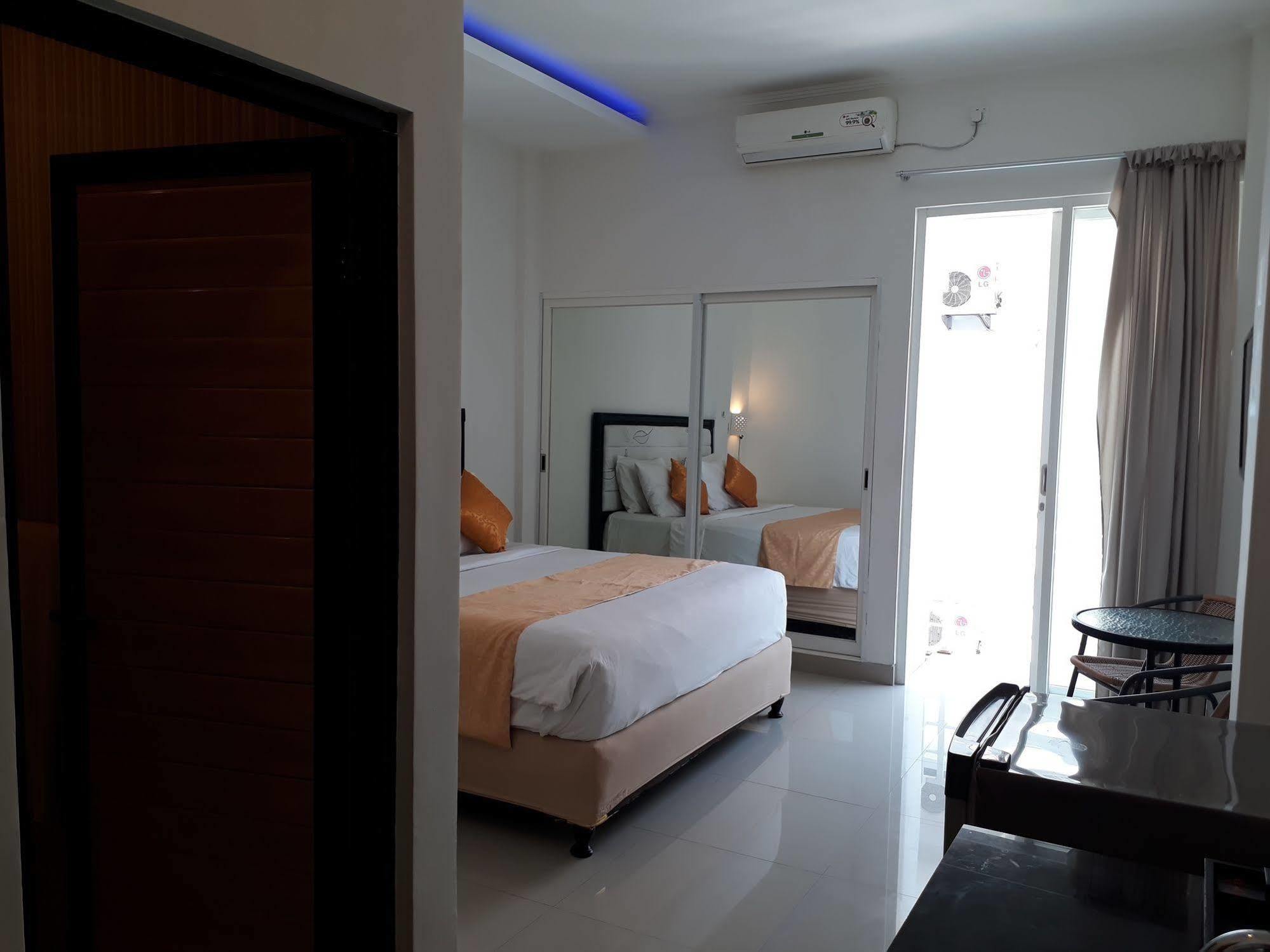 Kubu Anyar Hotel Кута Екстер'єр фото